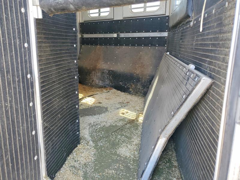2015 Platiuring 2015 Platinum Manufacturing Livestock Trailer