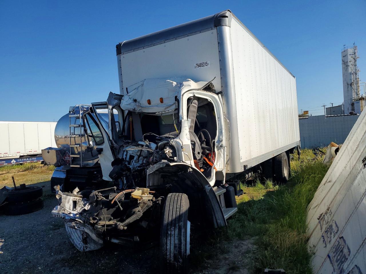 2021 Freigliner 2021 Freightliner Business Class M2 BOX Truck