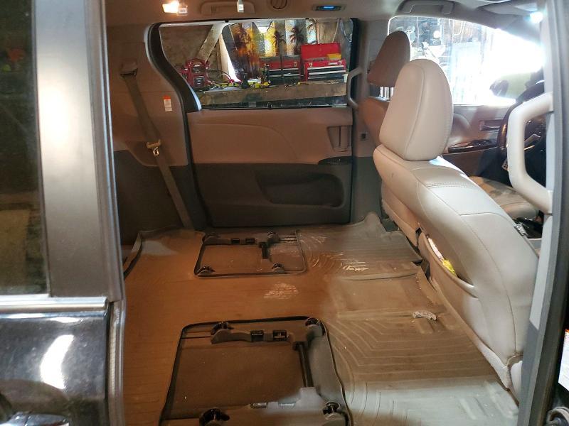 2017 Toyota Sienna xle 7-passenger