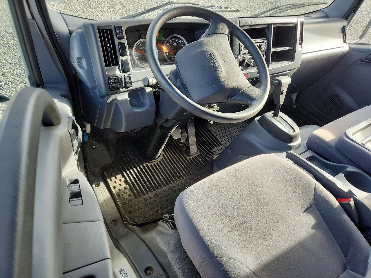 2022 Isuzu NPR HD