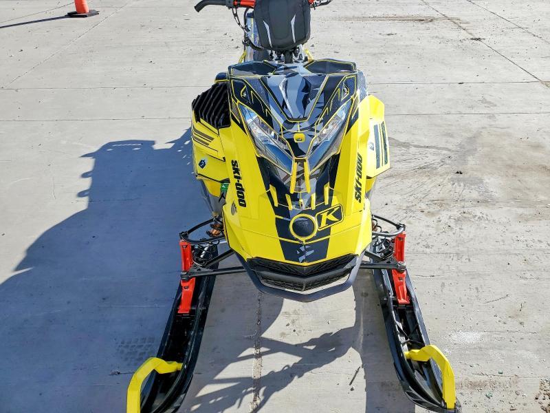 2020 Skidoo Summit X Expert