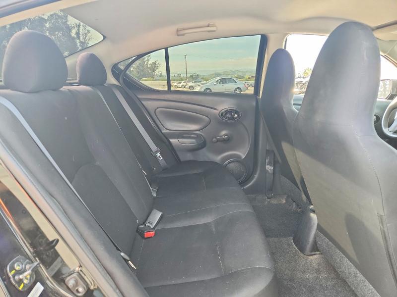 2015 Nissan Versa 1.6 s