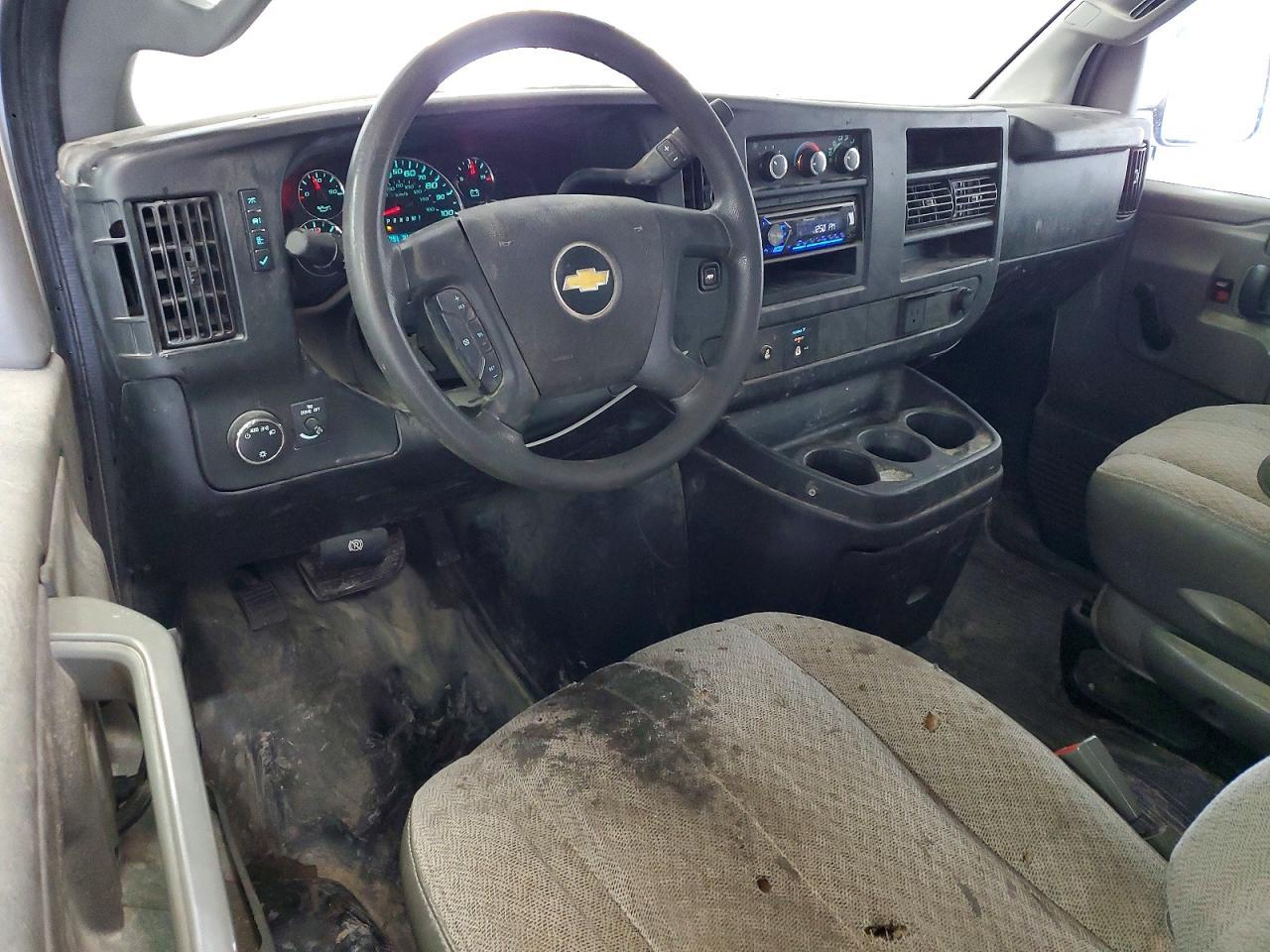 2018 Chevrolet Express BOX Truck