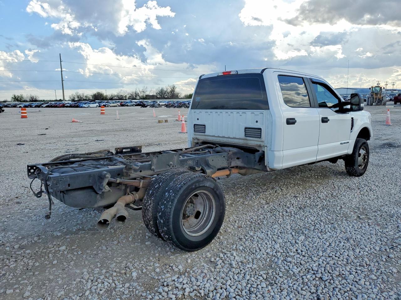 2019 Ford F350 Super Duty Truck Cab AND Chassis