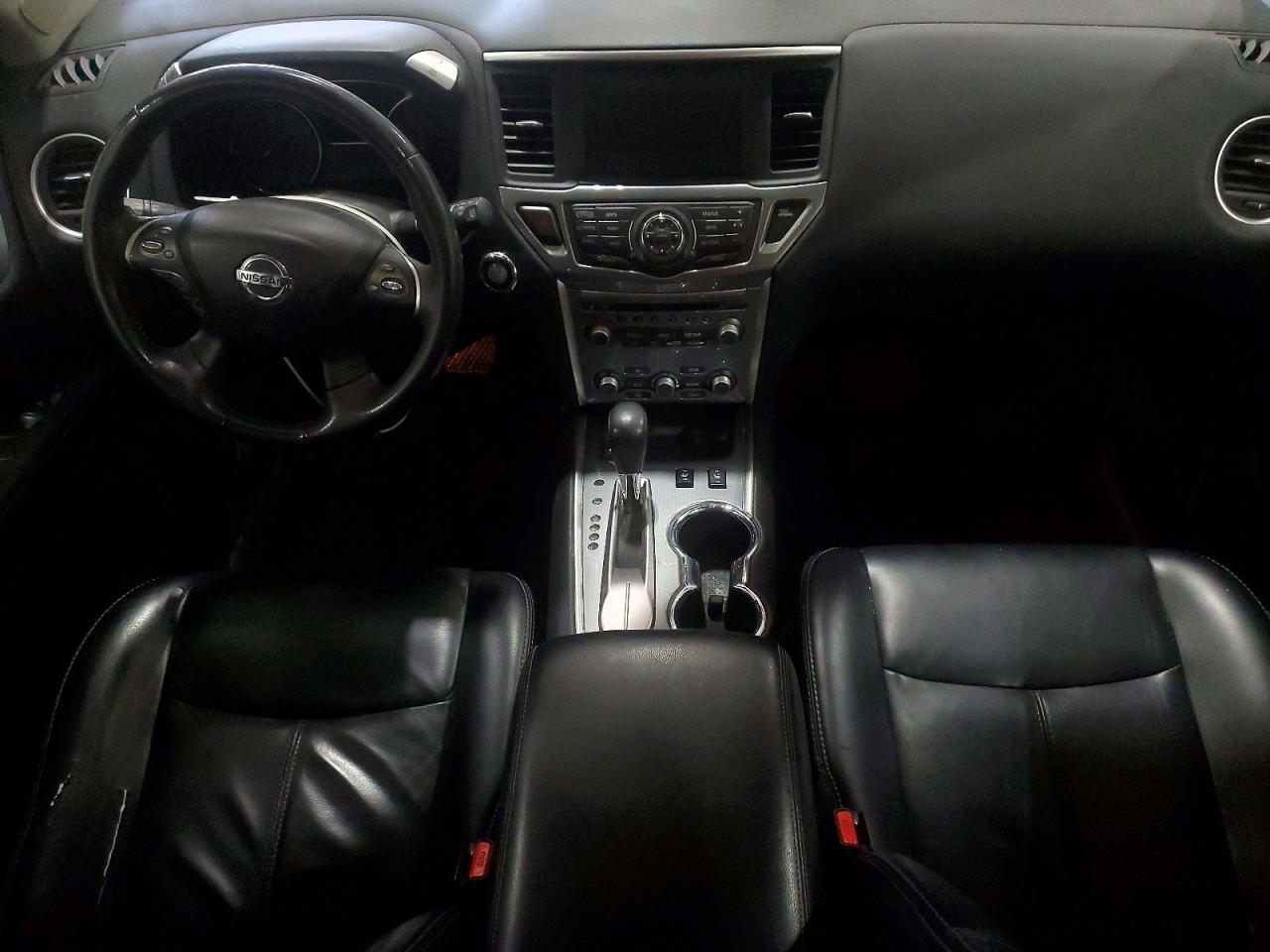 2017 Nissan Pathfinder sl