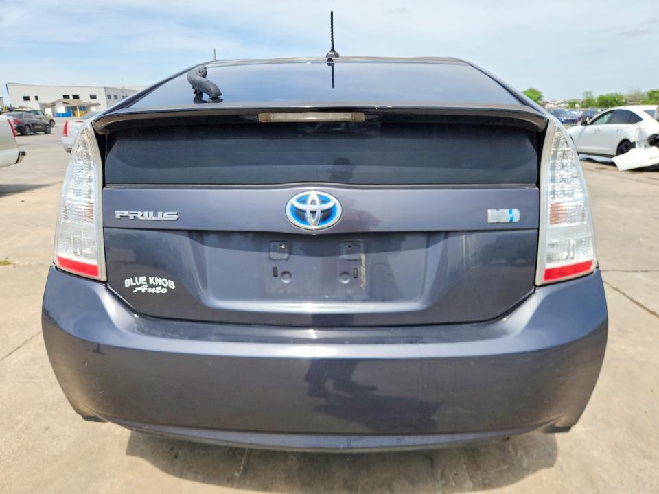 2010 Toyota Prius iii