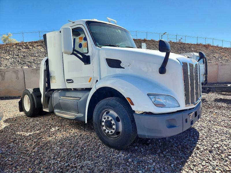 2018 Peterbilt 579 Semi Truck