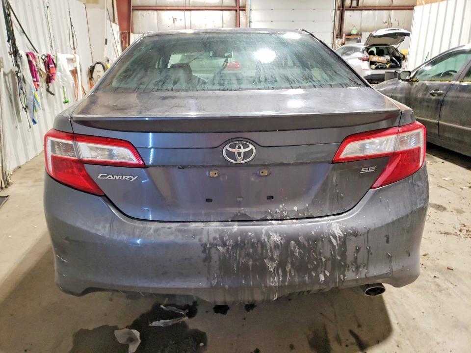 2014 Toyota Camry se