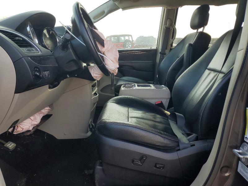 2016 Chrysler Town & Country Touring