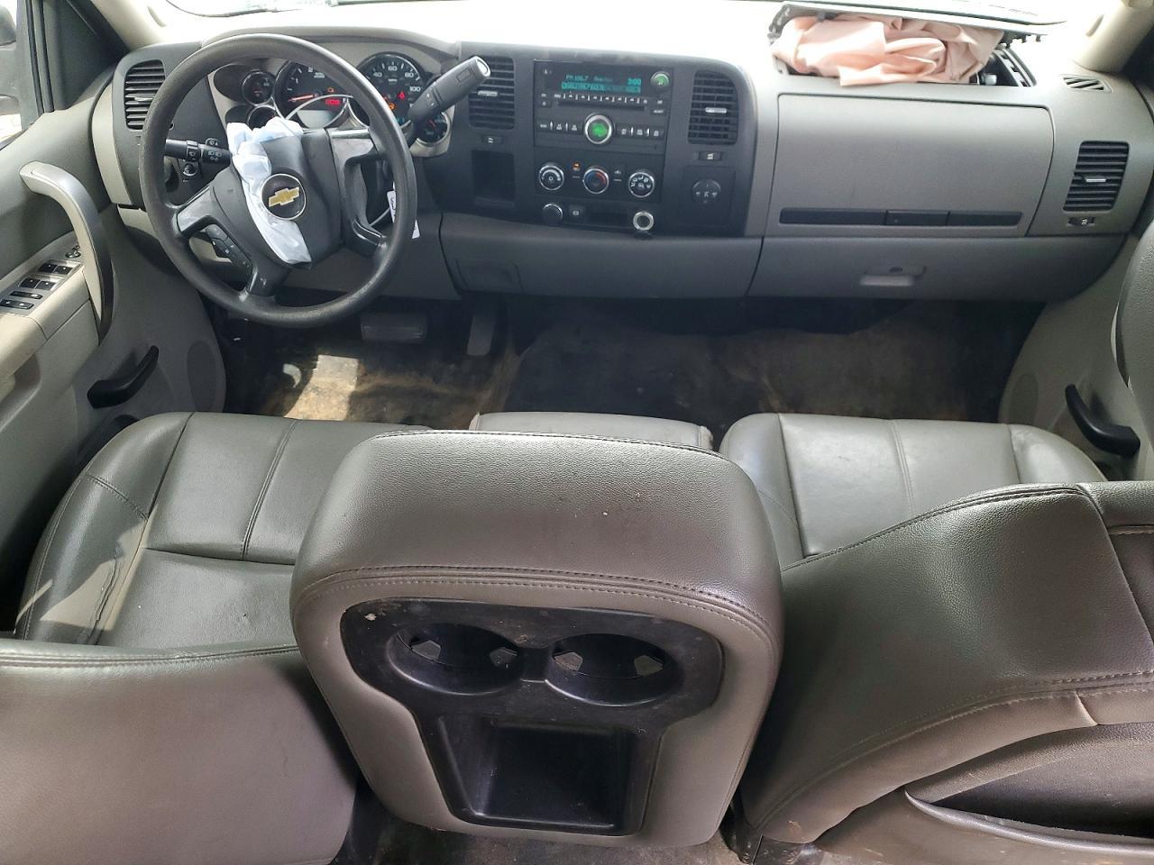 2014 Chevrolet Silverado Flatbed Truck