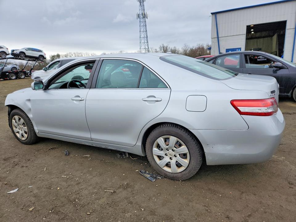 2010 Toyota Camry le