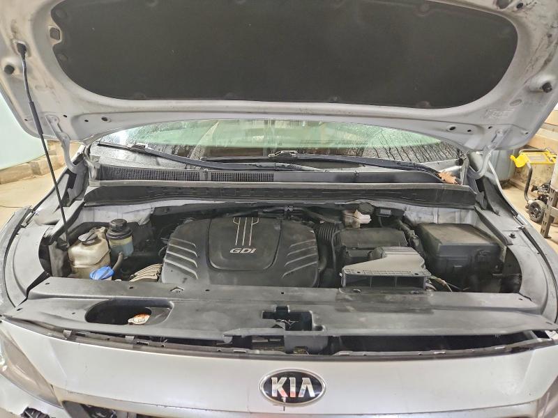 2017 KIA Sedona lx