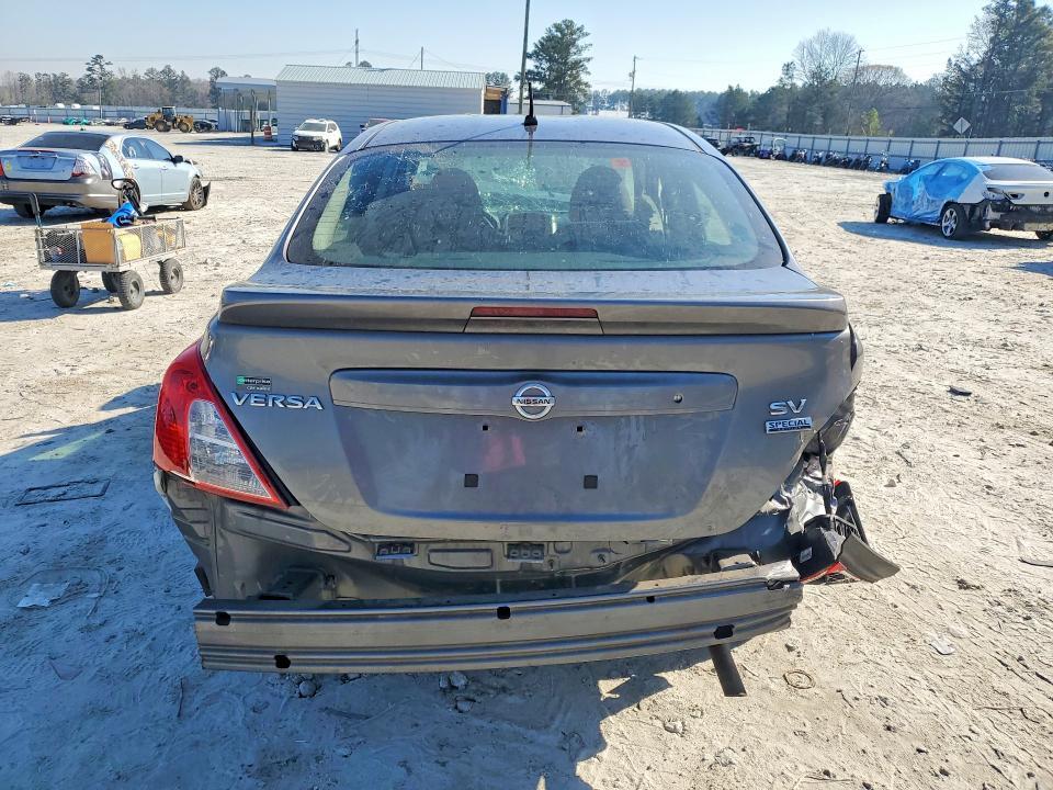 2018 Nissan Versa sv
