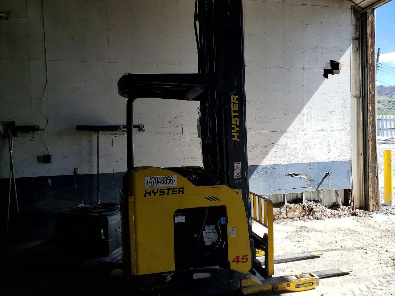 2010 Hyster Order Picker Forklift