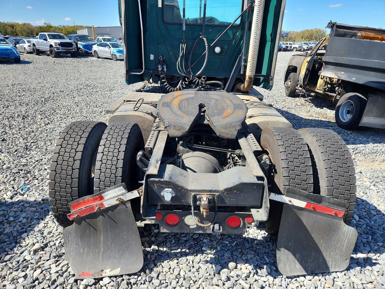 2017 Mack CXU612 Semi Truck