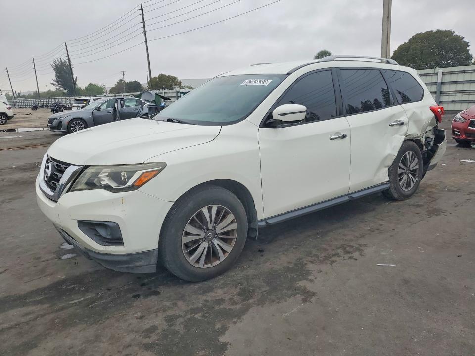 2017 Nissan Path Finde
