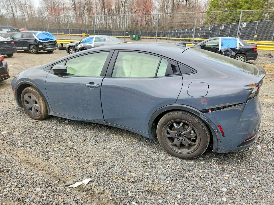 2025 Toyota Prius le