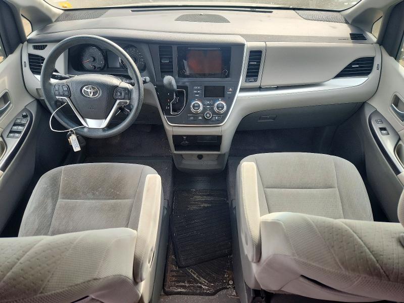 2015 Toyota Sienna le 8-passenger
