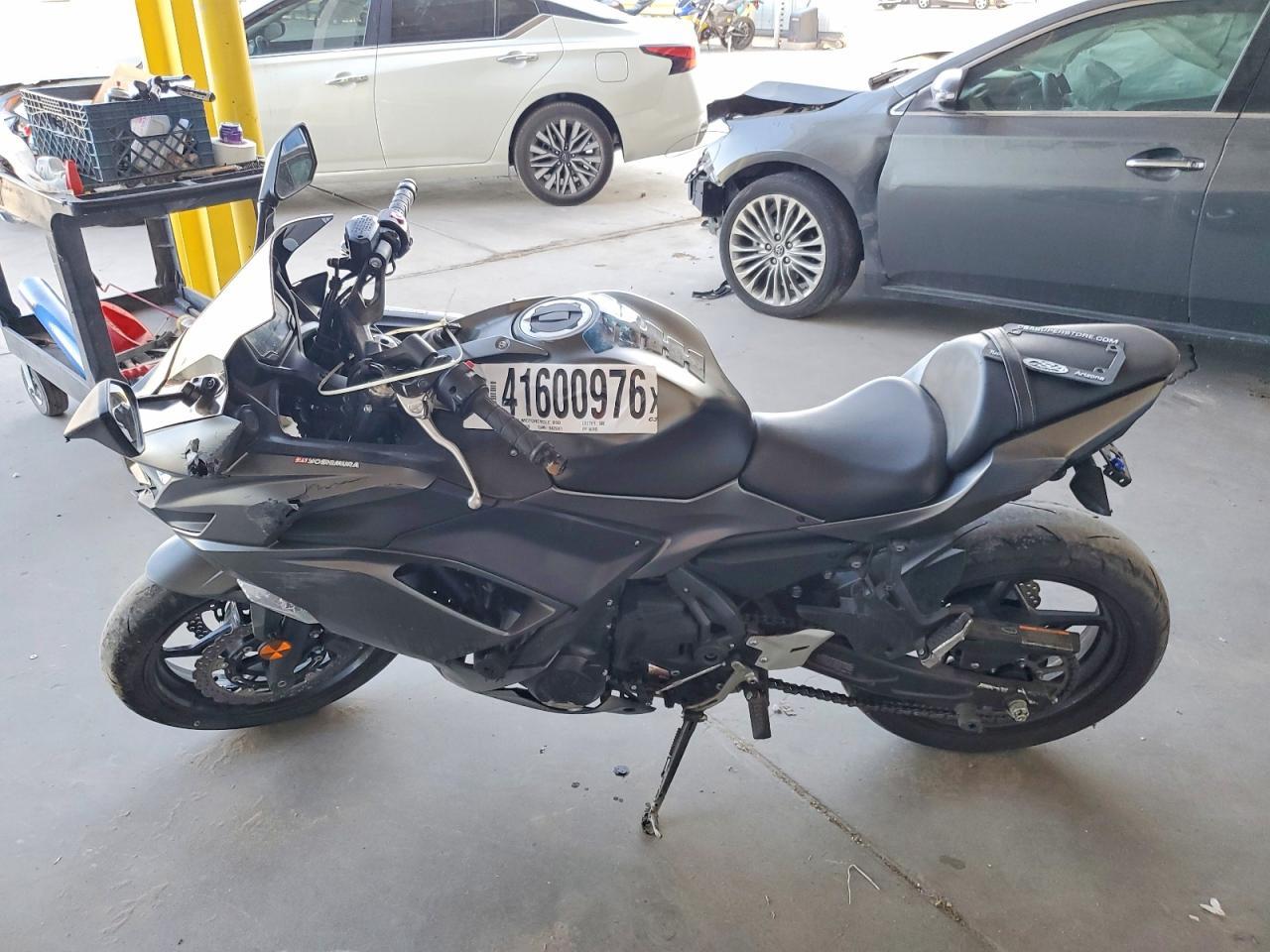 2022 Kawasaki EX650 N