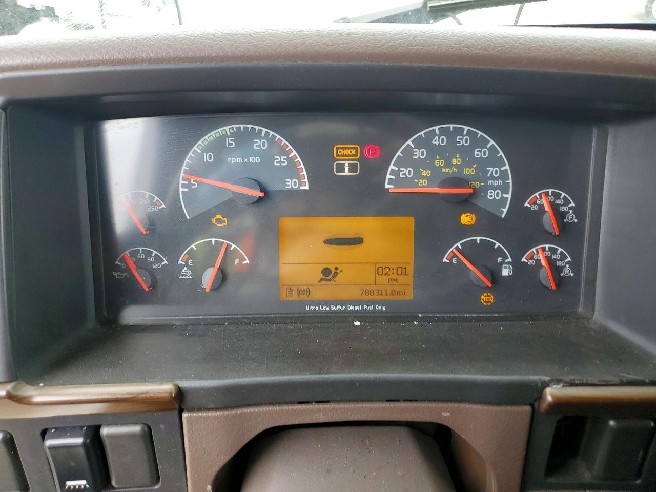 2016 Volvo VN VNL-Semi Truck