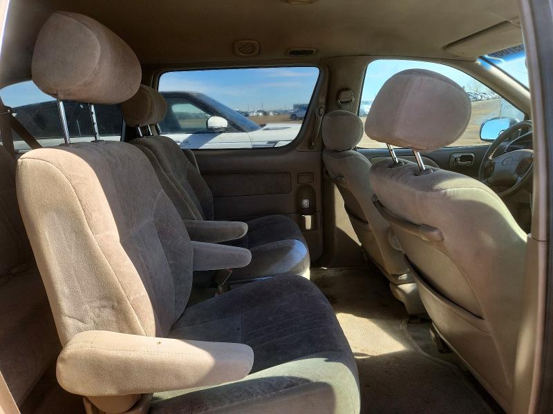 2000 Toyota Sienna le