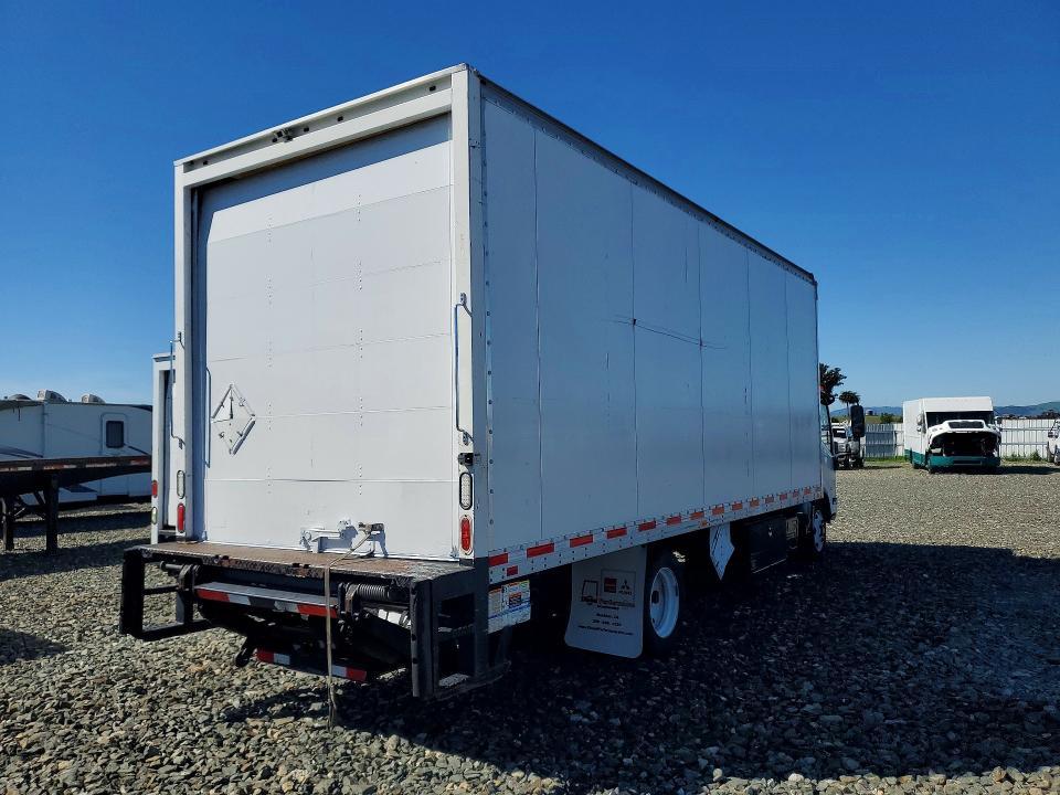2017 Isuzu NRR BOX Truck