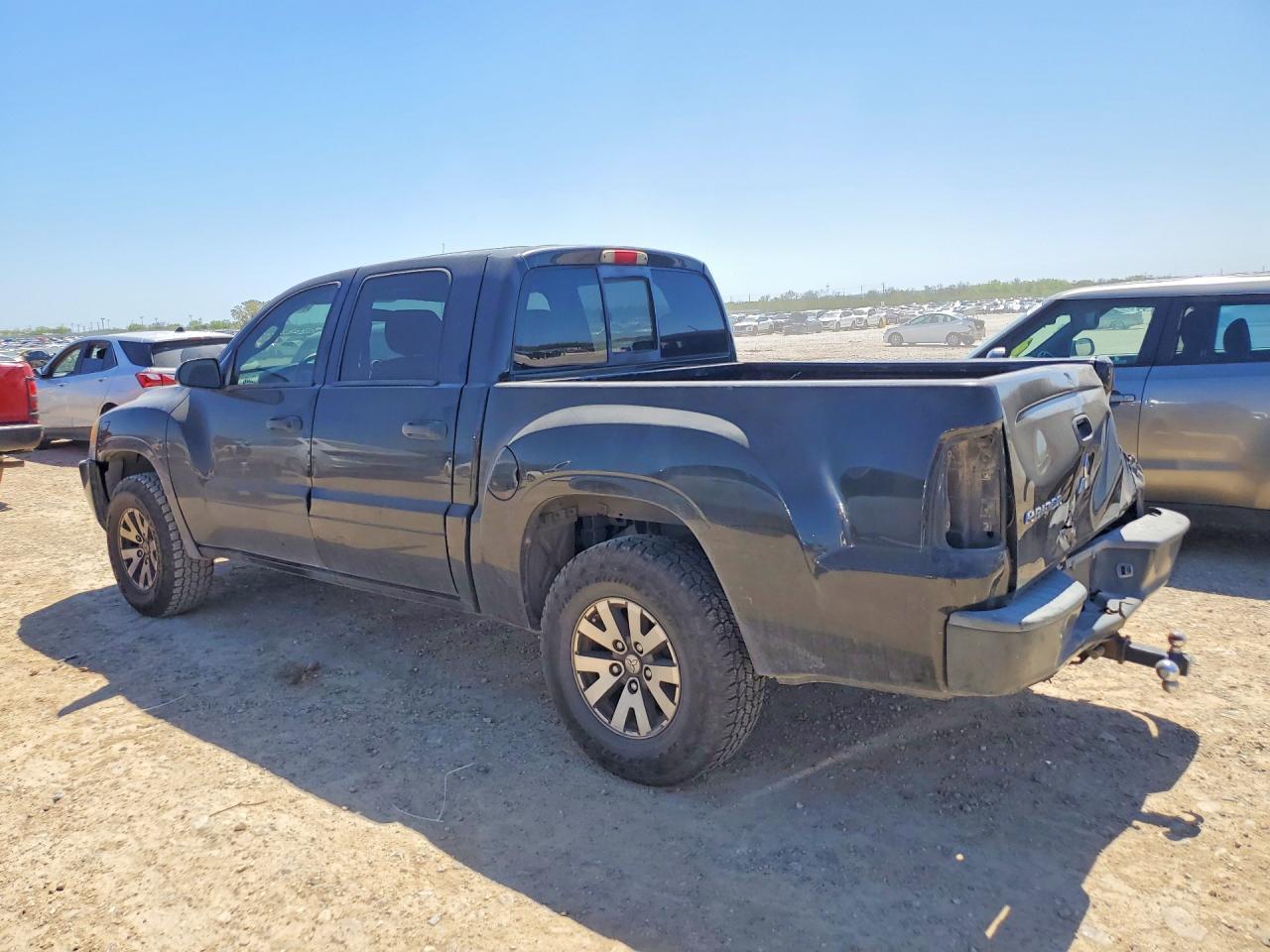 2008 Mitsubishi Raider LS
