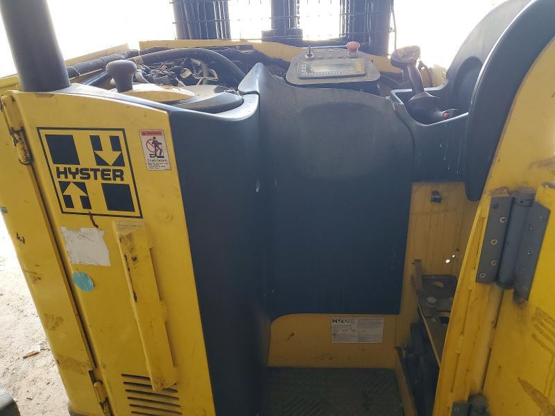 2010 Hyster Order Picker Forklift