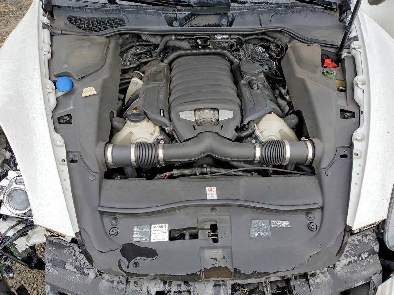 2013 Porsche Cayenne gts