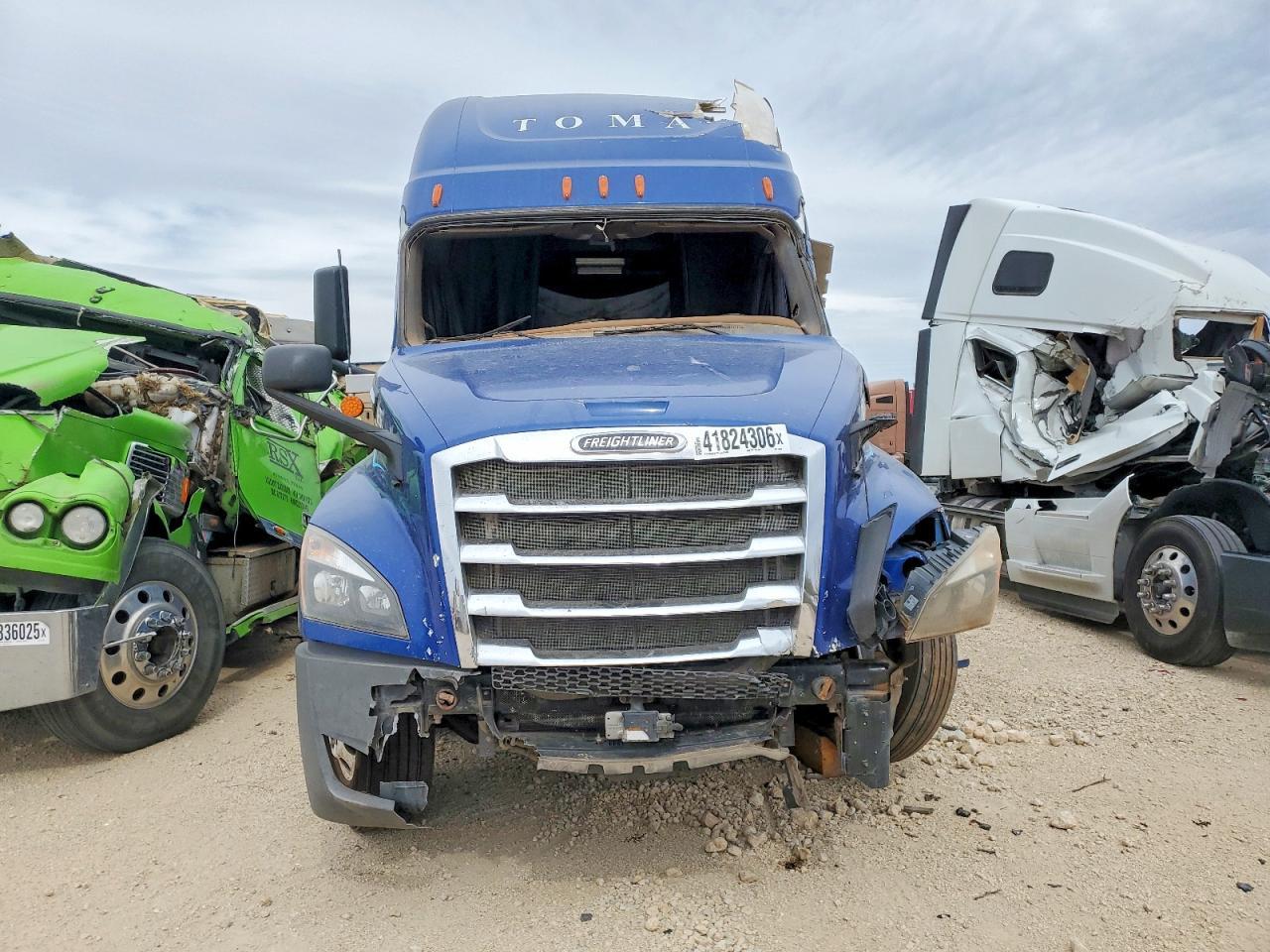 2020 Freigliner 2020 Freightliner Cascadia 126 Semi Truck
