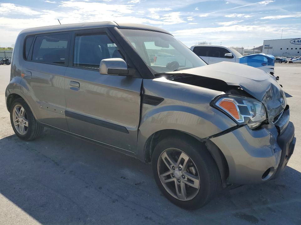 2010 KIA Soul +