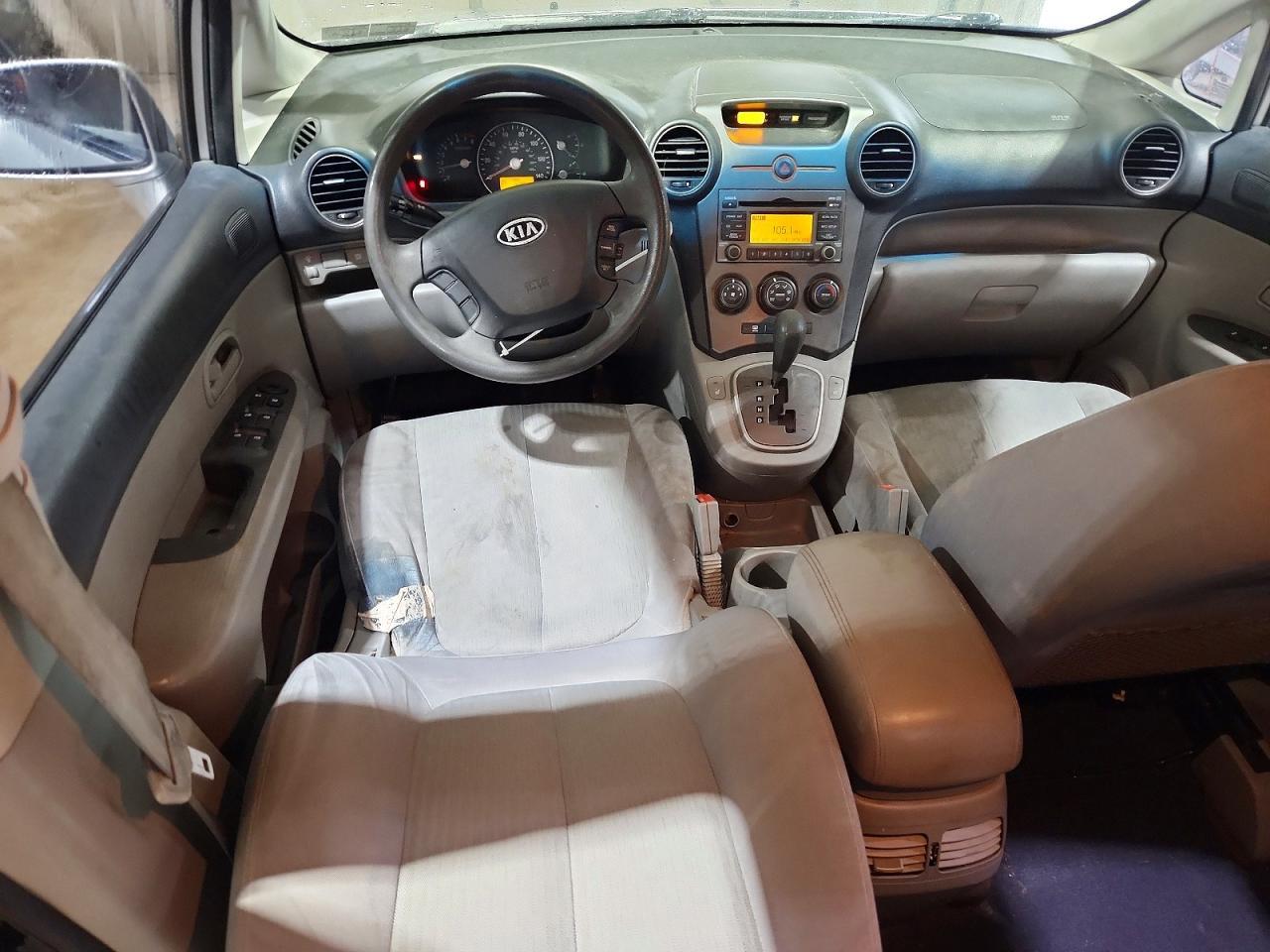 2009 KIA Rondo Base