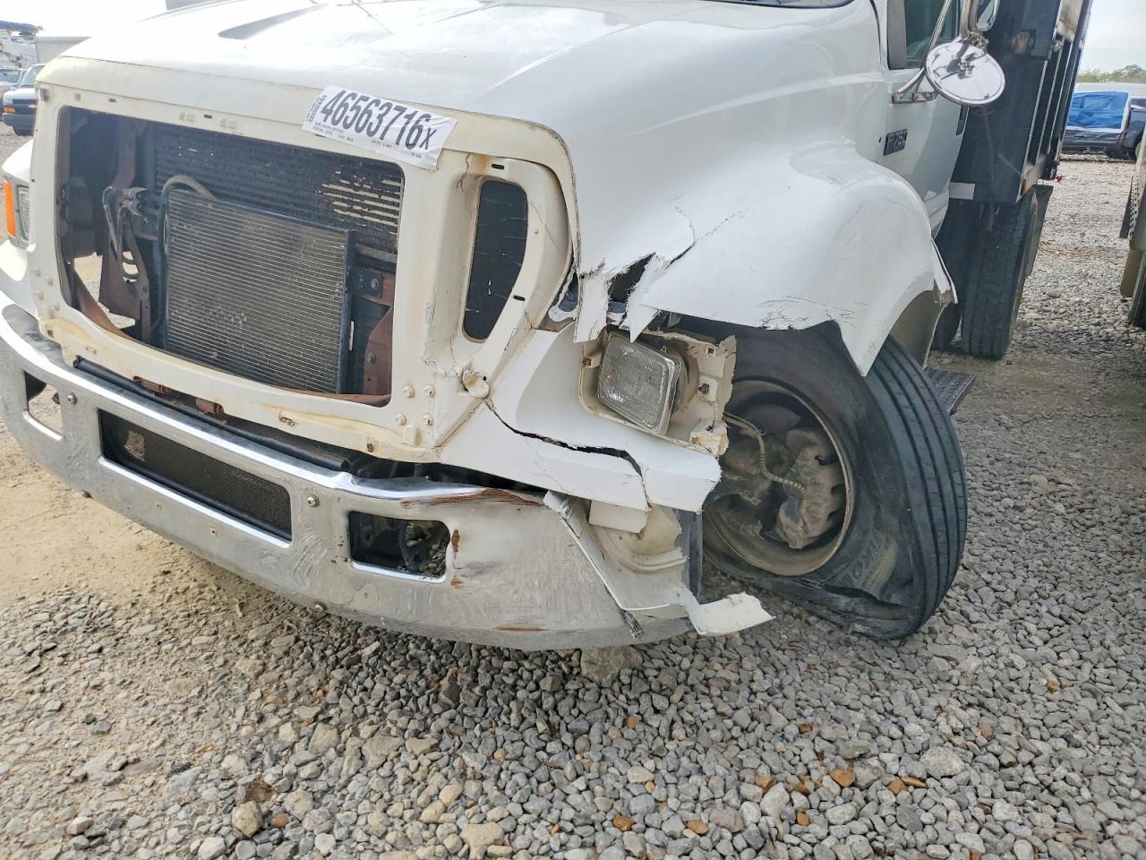 2005 Ford F750 Super Duty