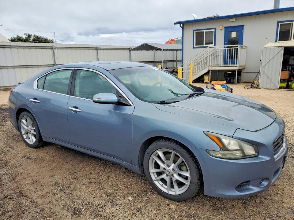2011 Niss Maxima