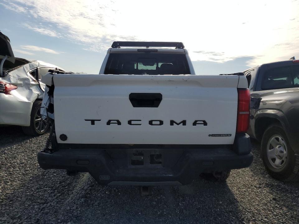 2024 Toyota Tacoma Trailhunter hv