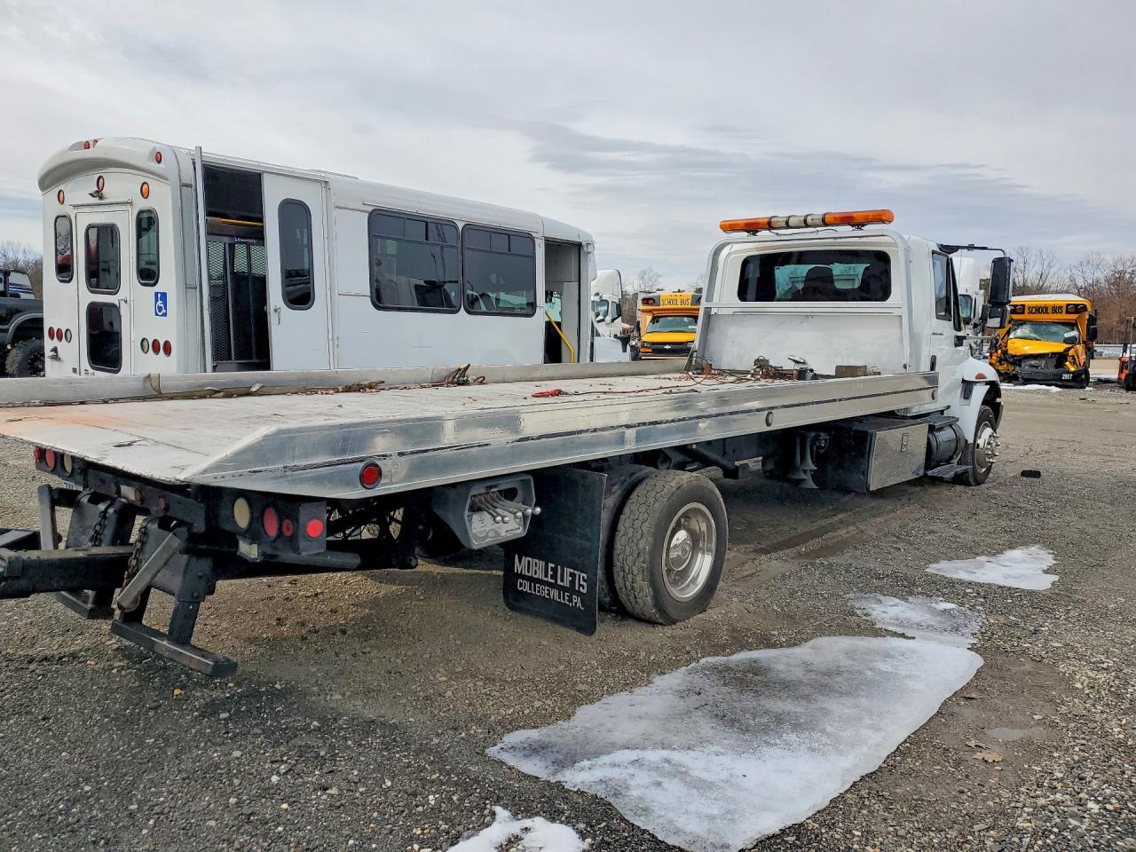 2003 International 4000 4300