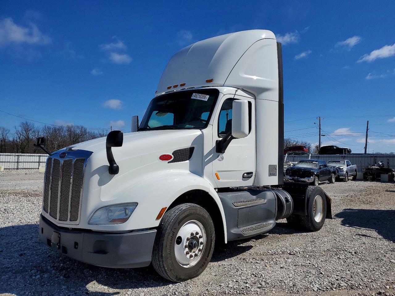 2018 Peterbilt 579 Semi Truck