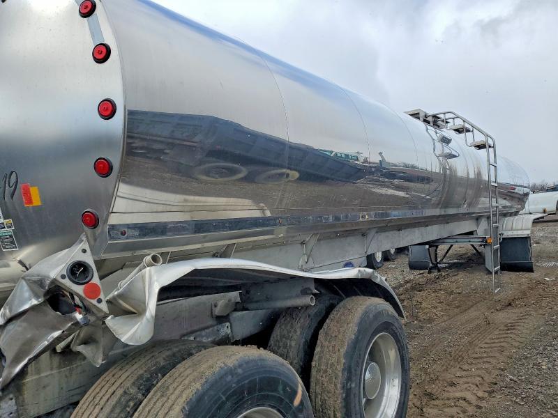 2008 Walker Tank Trailer