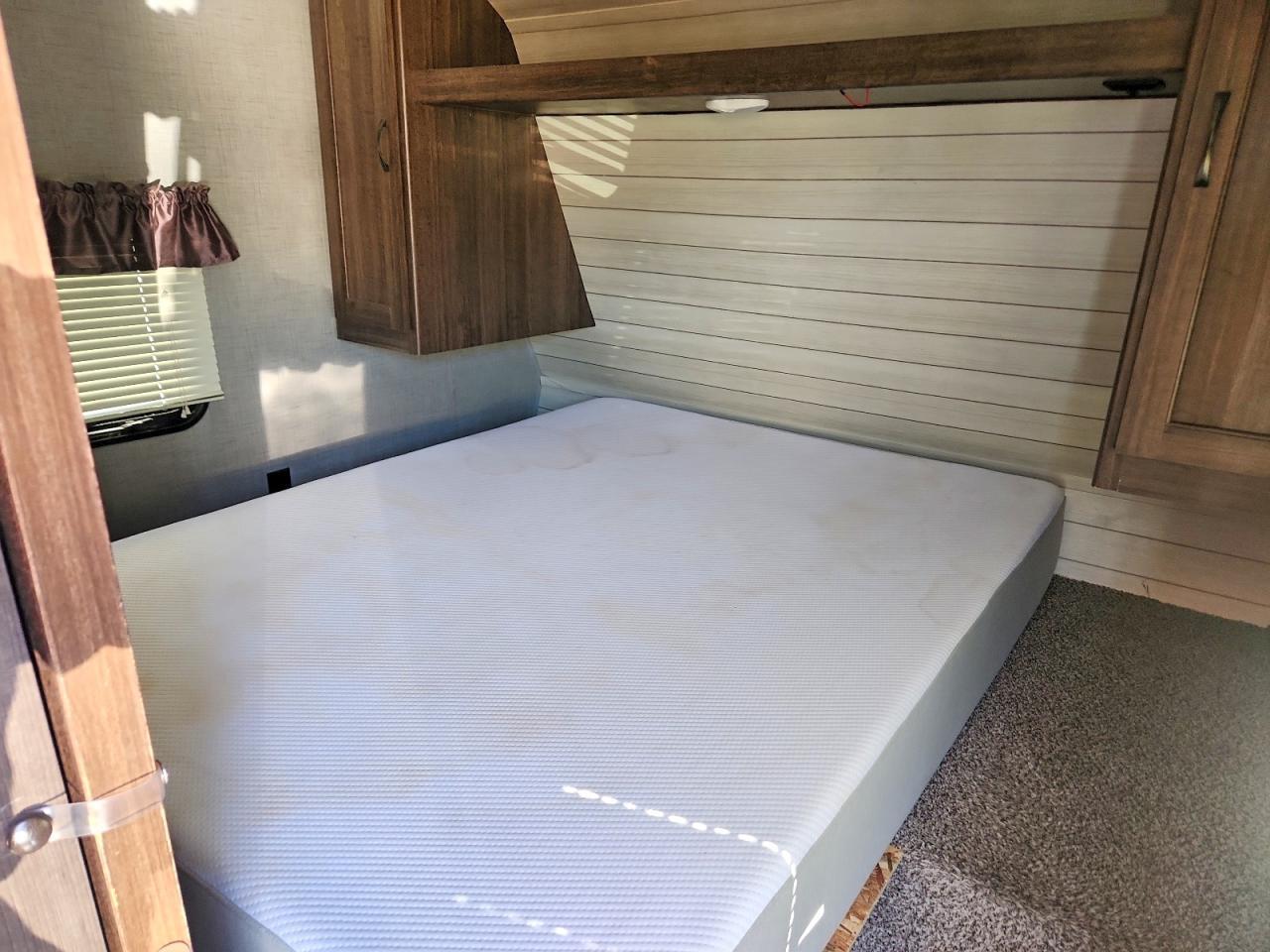 2018 Keystone Zinger Camper