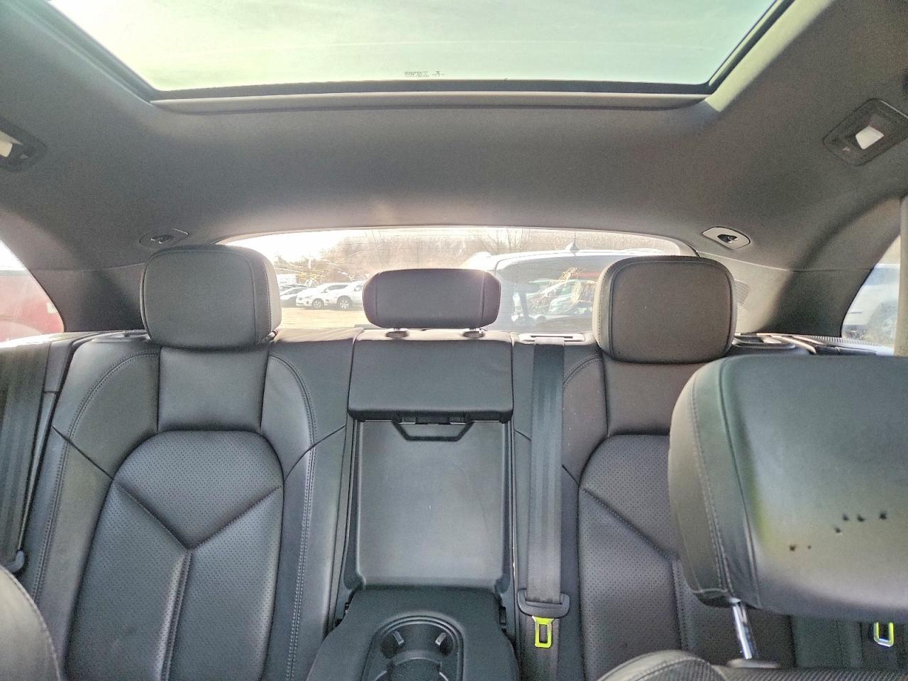 2015 Porsche Macan s