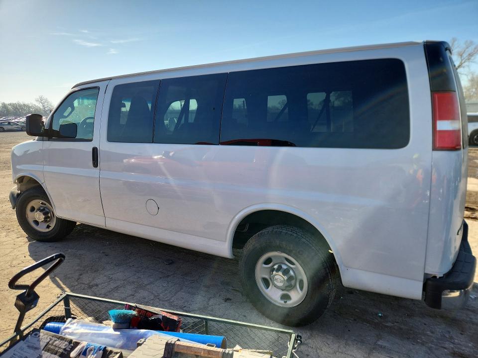 2018 Chevrolet Express G2500 LT
