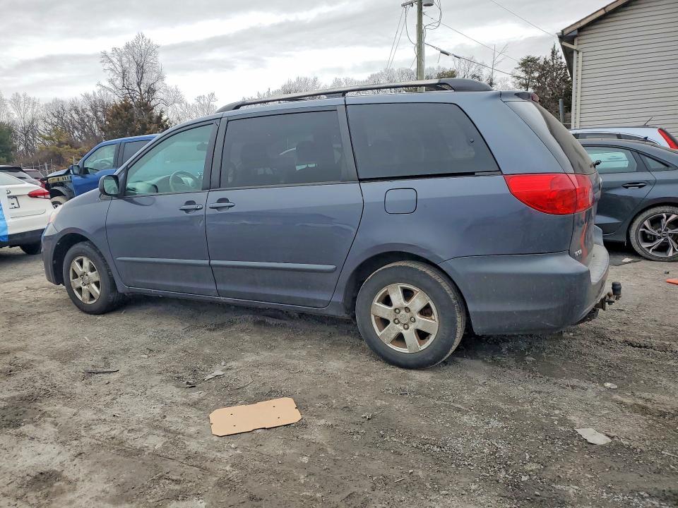 2006 Toyota Sienna le 7 Passenger