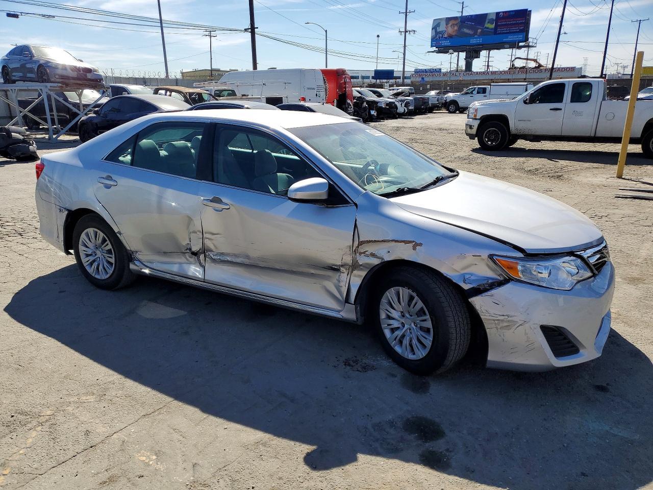 2014 Toyota Camry le
