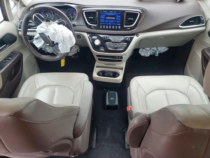 2017 Chrysler Pacifica Touring l