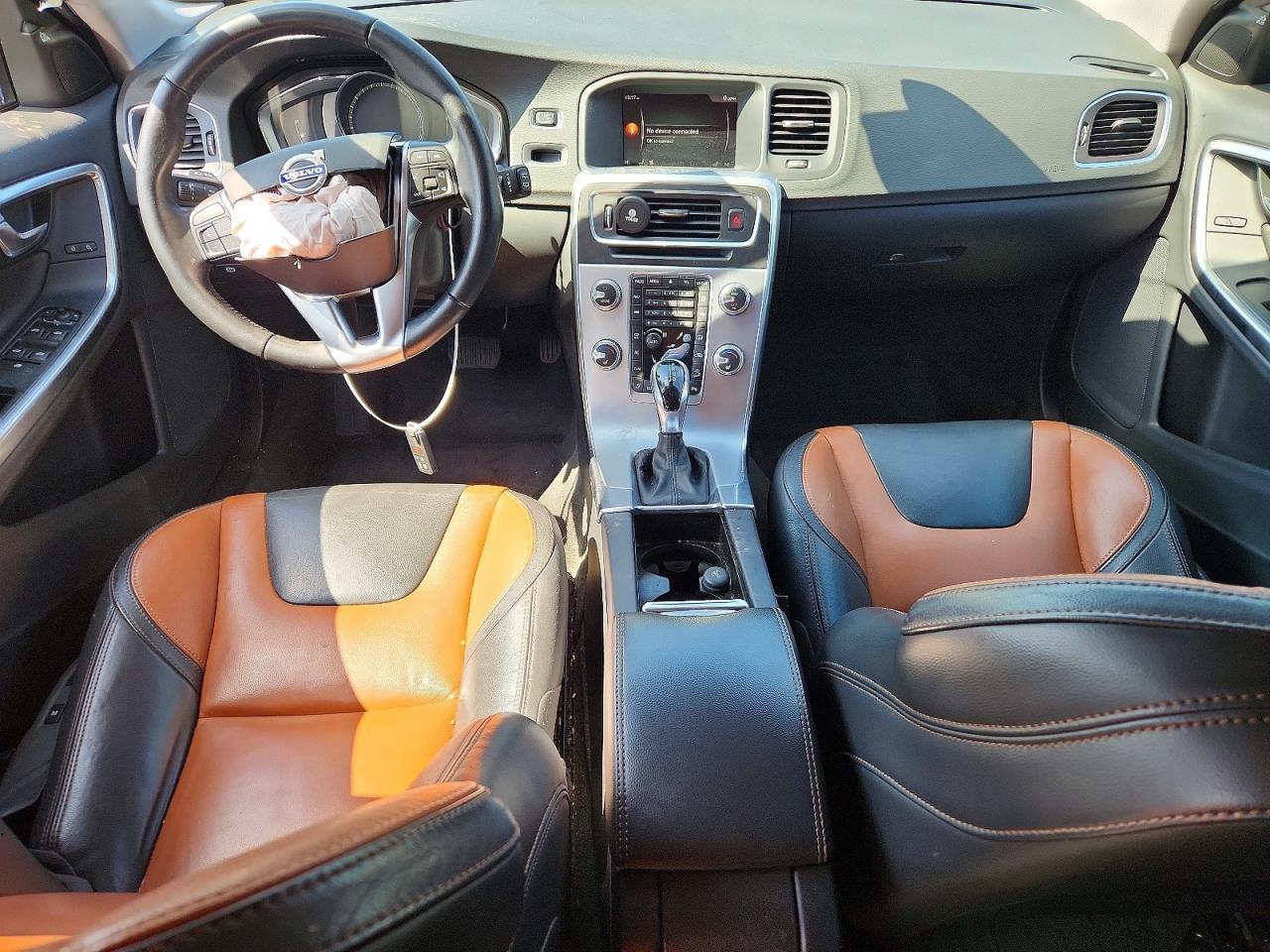 2017 Volvo V60 Cross Country Premier