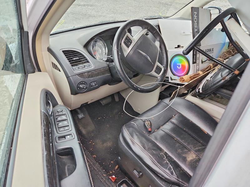 2016 Chrysler Town & Country Touring