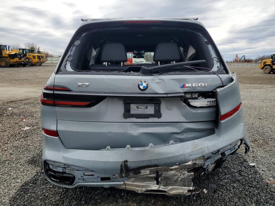 2024 BMW X7 M60i