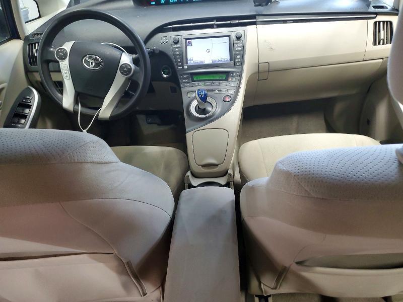 2010 Toyota Prius iii