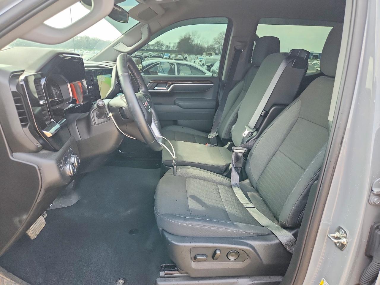 2025 GMC Sierra K1500 SLE