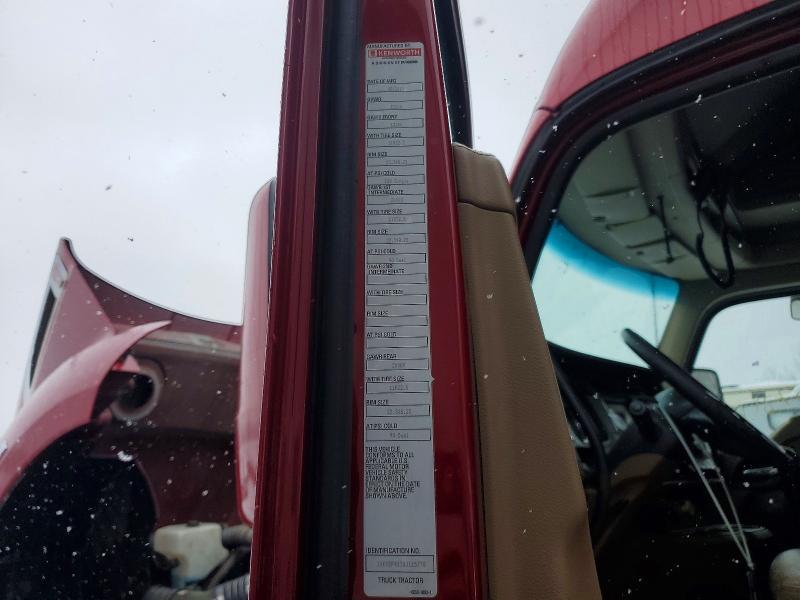 2016 Kenworth T680 Semi Truck